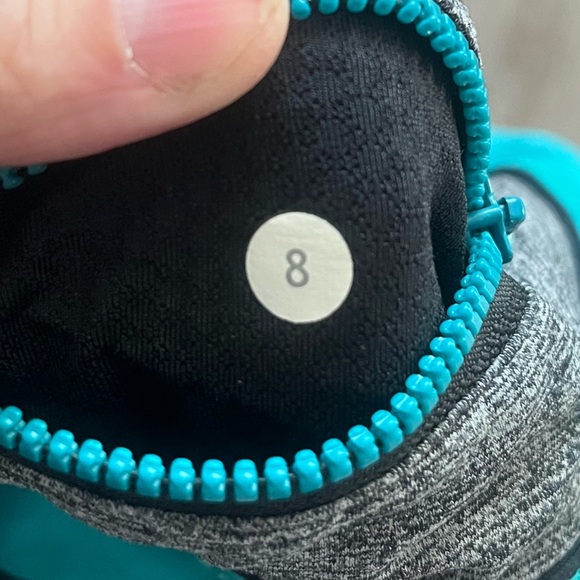 Lululemon Run: Speed Short *4-way Stretch Blue Tropics size 8 - Picture 6 of 10